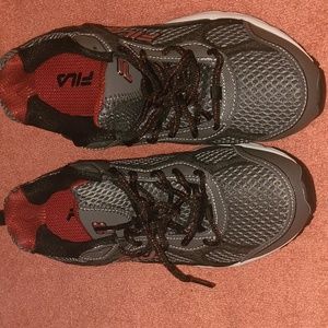 New FILA Windshield 15 men size 8